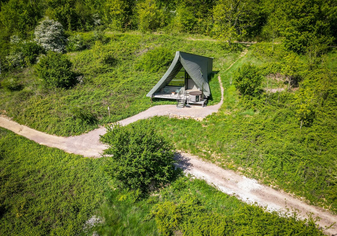 Becos : ecolodge de luxe en pleine nature avec vue et bain nordique à Massingy-Lès-Vitteaux (1)