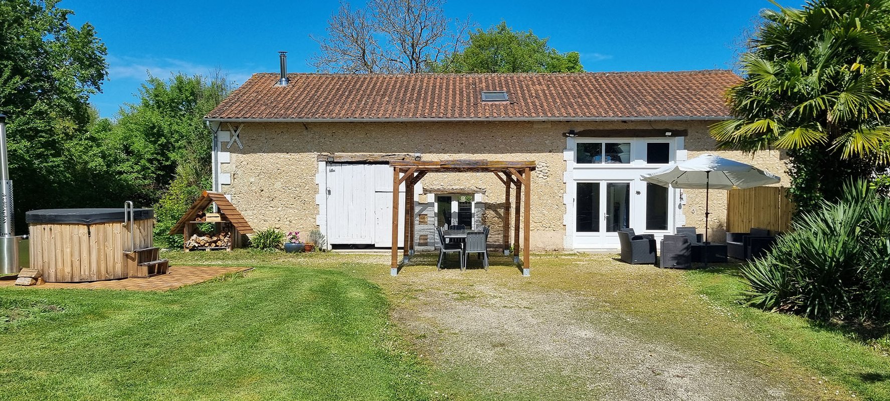 Gite La Petite Clavelie Dordogne & Spa - 10 personnes à Riberac (3)