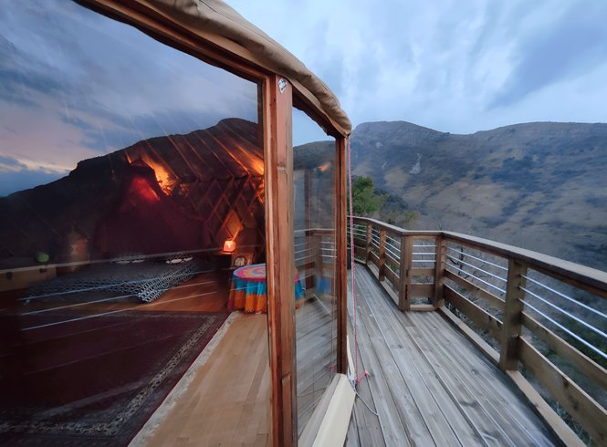 Hébergement AbracadaRoom : La Yourte Nature et sa vue panoramique - Image 2