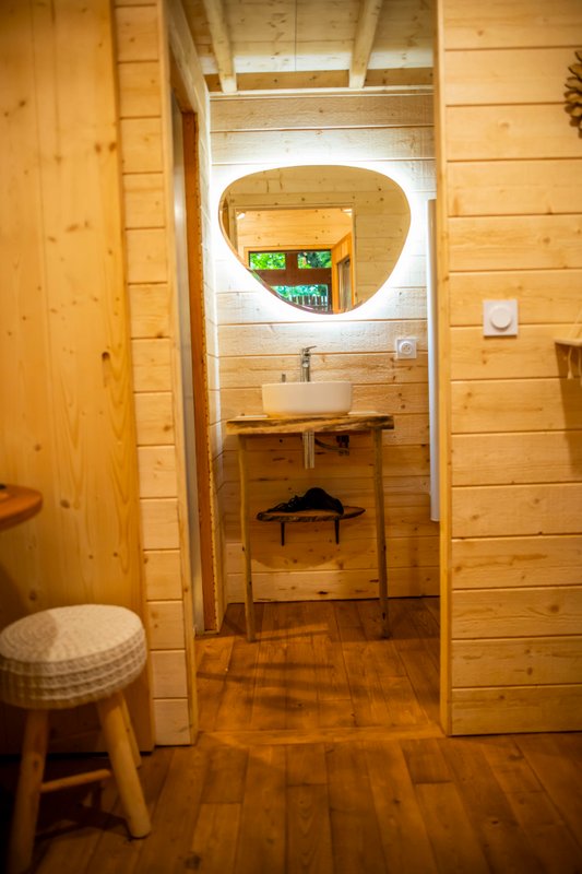 Cabane SPA Lov'nid à Gillonnay (23)