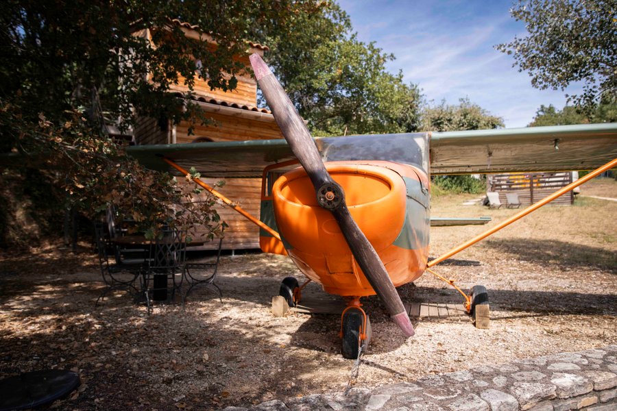 Hébergement AbracadaRoom : Avion Cessna et sa Tour de Contrôle - Image 19