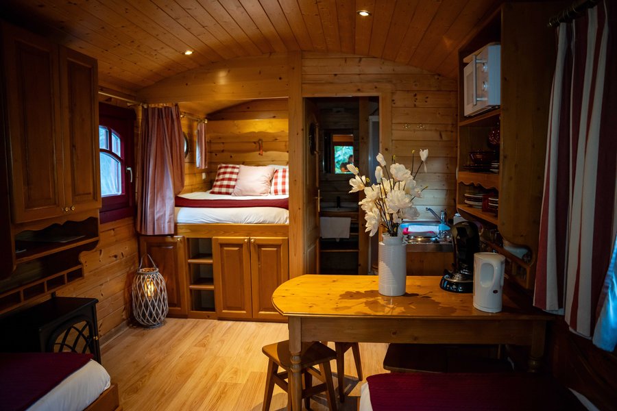 Domaine AbracadaRoom : Les Roulottes du Petit Gouffre de Padirac - Image 4