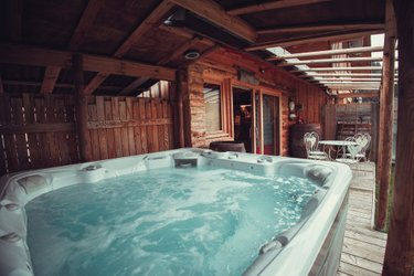 Cabane Le Saloon & Spa à Le Biot (4)