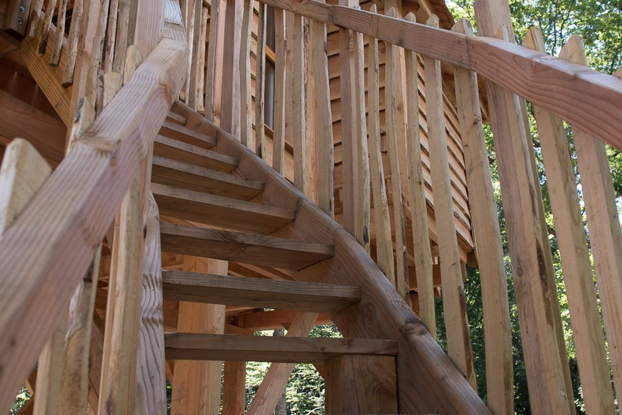 escalier montée-cabane dans les arbres-séjour insolite en famille-centre-abracadaroom