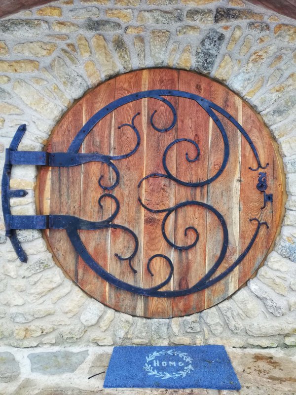 La cabane du Hobbit  des Fadets à Magné (5)