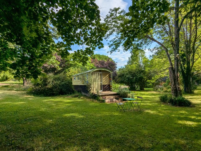 Hébergement AbracadaRoom : La roulotte, vagabonder sous le tilleul - Image 1