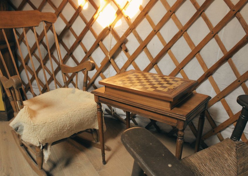 Hébergement AbracadaRoom : La Yourte avec vue imprenable - Image 10