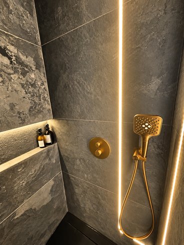 Hébergement AbracadaRoom : Suite Refuge • Écrin de luxe & bain nordique au bord du canal - Image 7