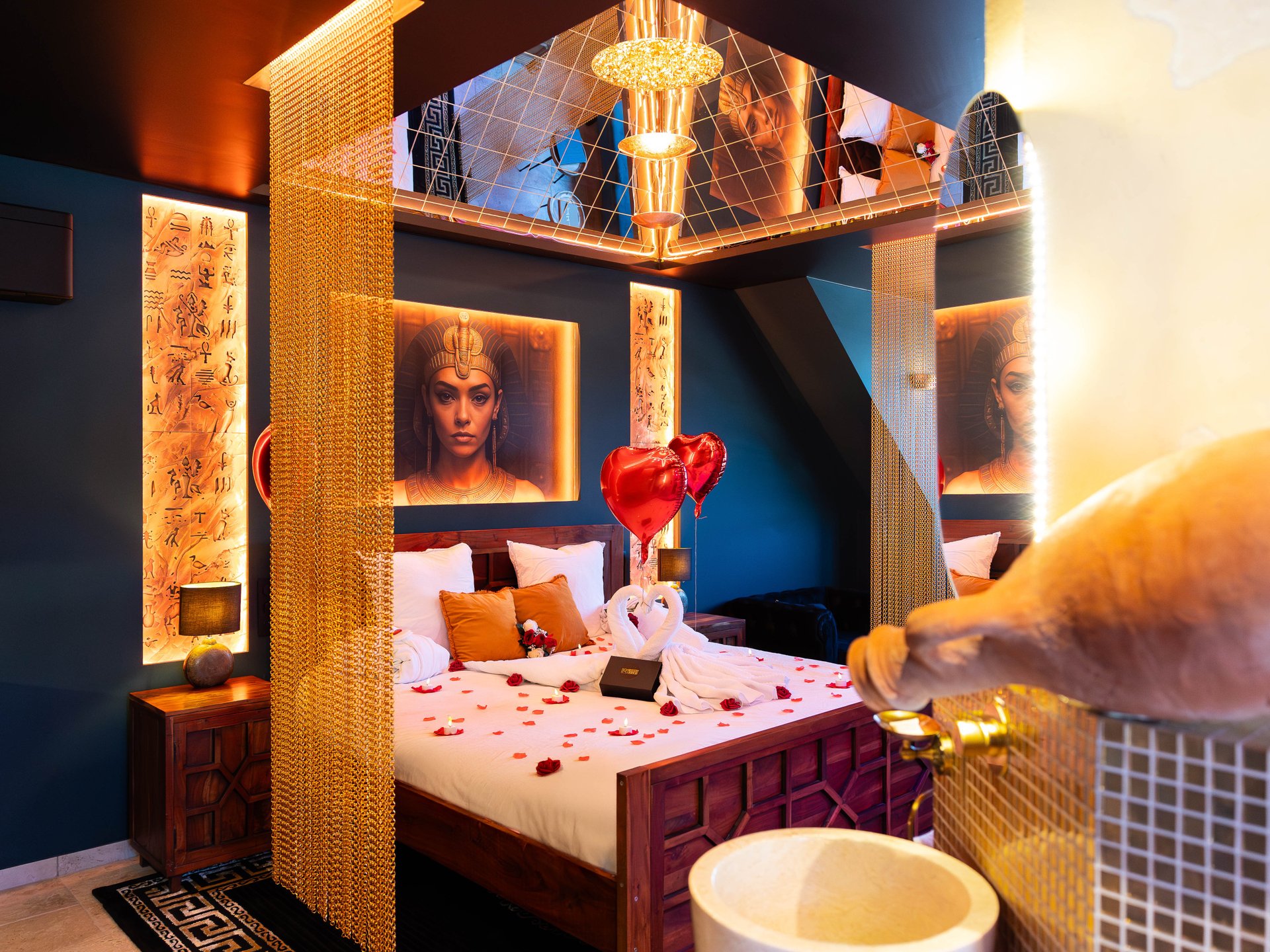 Le Secret de Cléopâtre - Love Room, Jacuzzi, Pièce Secrète