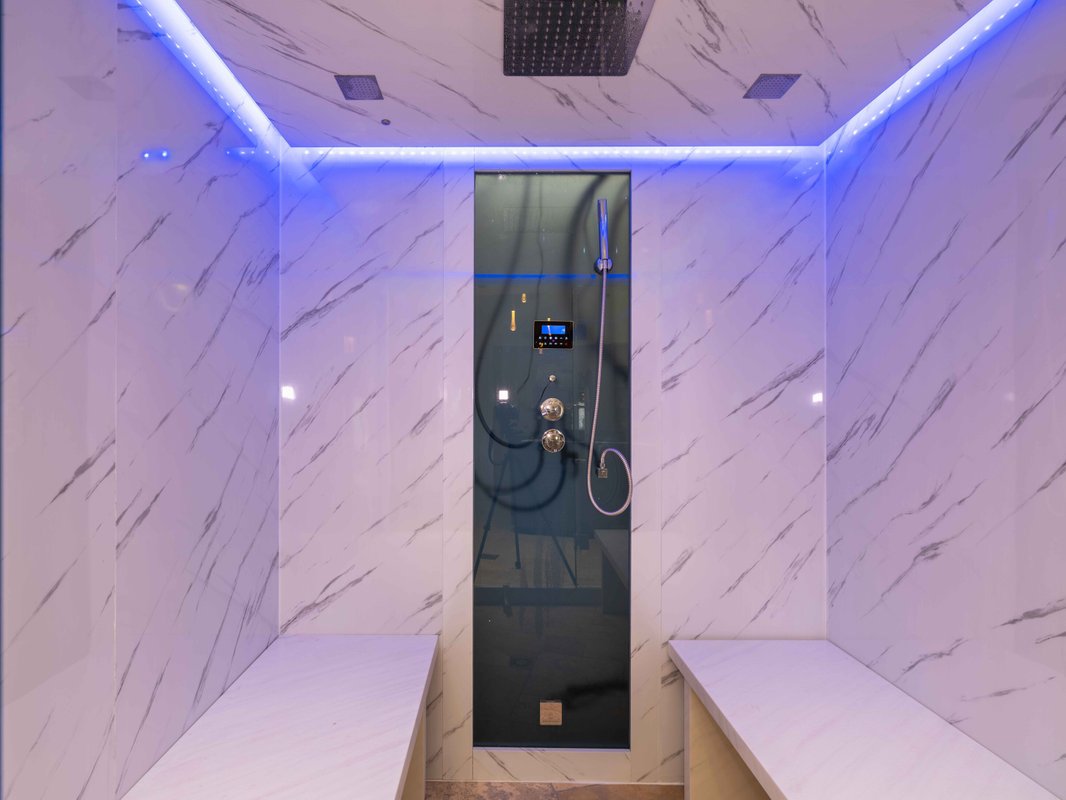 Eau Loin - Villa avec spa, sauna, hammam & salle de jeux à Ver Sur Launette (32)