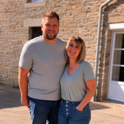 Cécile et François, nous sommes tous les deux passionnés par notre belle région et façonnons le paysage grâce à notre métier d'agriculteur.