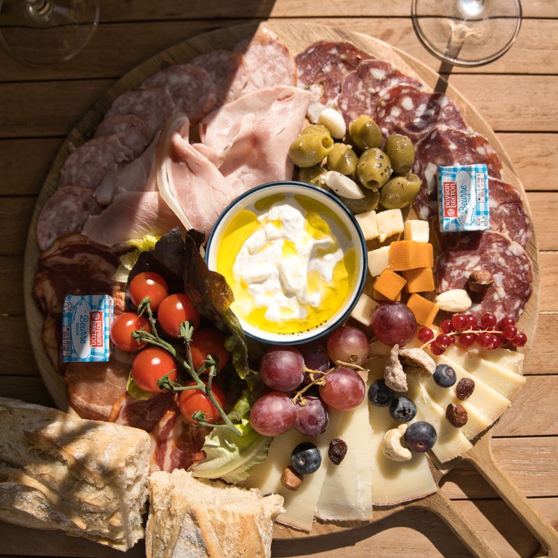 Lodge haut de gamme & bain nordique privatif au bord du Canal de Briare à 1h15 de Paris à Montcresson (39)