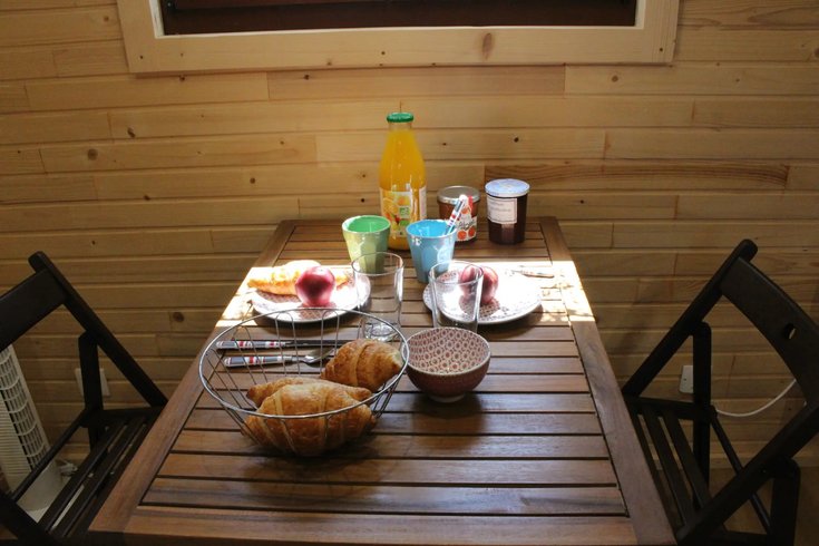 Hébergement AbracadaRoom : Roulotte Les Hirondelles — Musique et Nature - Image 13