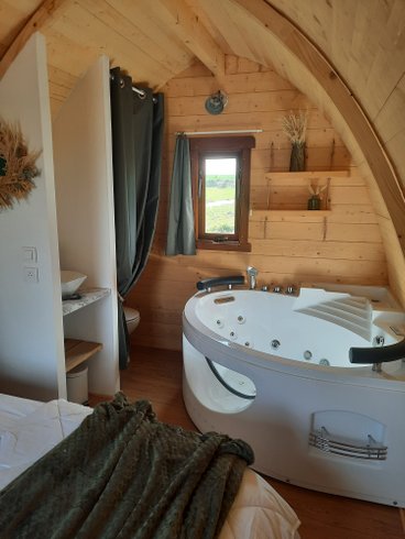 Hébergement AbracadaRoom : La Cabane de l'étang & Balnéo - Image 2