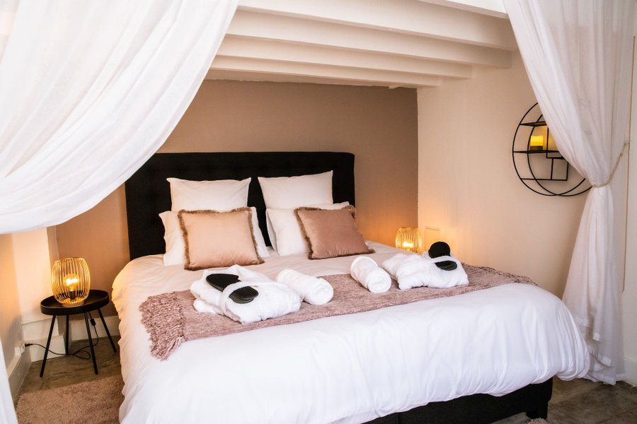 Domaine AbracadaRoom : Suite Vénusa - Place Jean Jaurès - Image 4