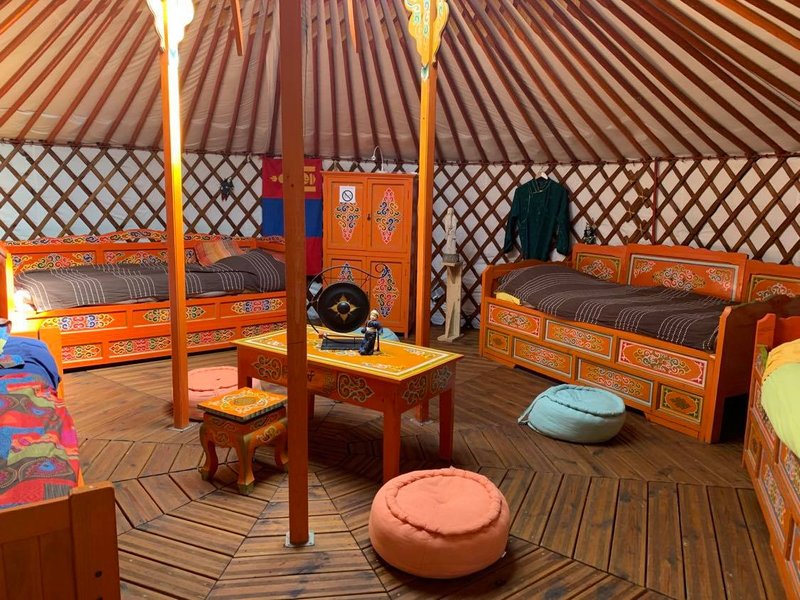 Hébergement AbracadaRoom : La Yourte du Nid'Oiselet - au coeur d'une ferme en Provence - Image 4