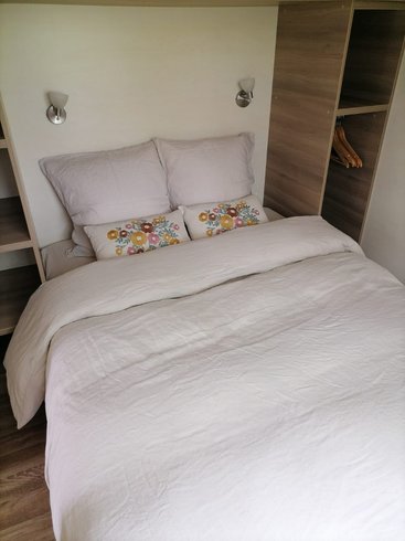 Hébergement AbracadaRoom : La Roulotte Kala et son spa jacuzzi - Image 4