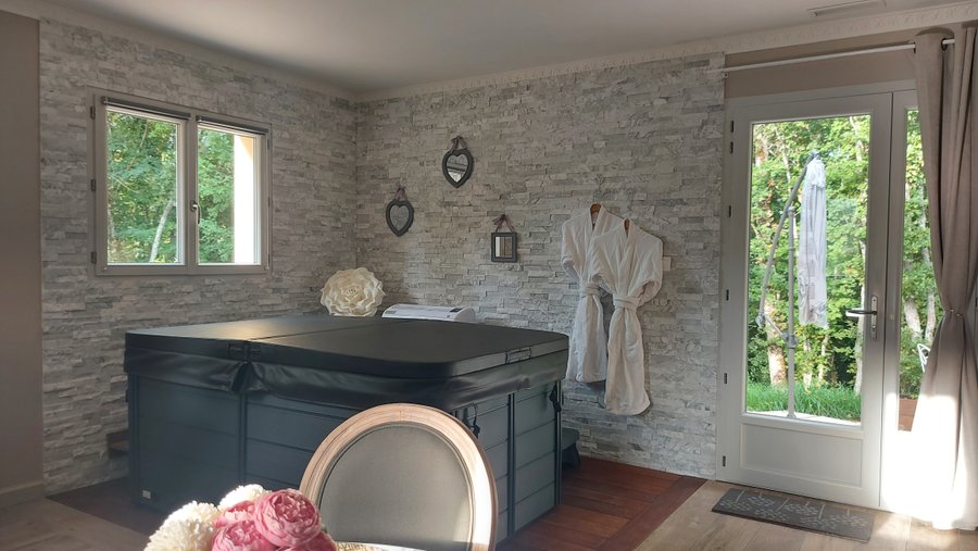 Hébergement AbracadaRoom : Gîte Romantique & Spa privatif - Image 6