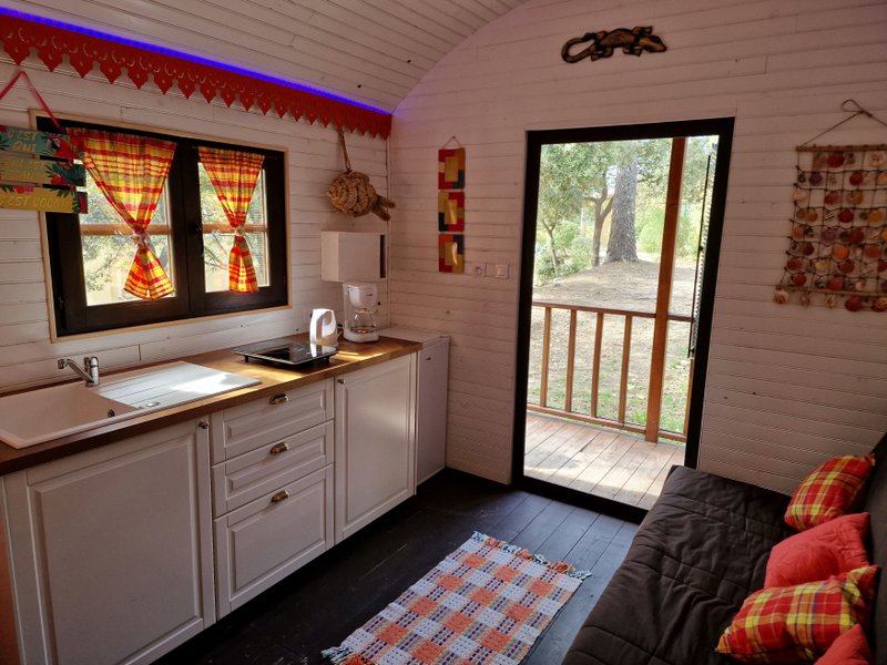 Hébergement AbracadaRoom : Roulotte Créole - Image 3