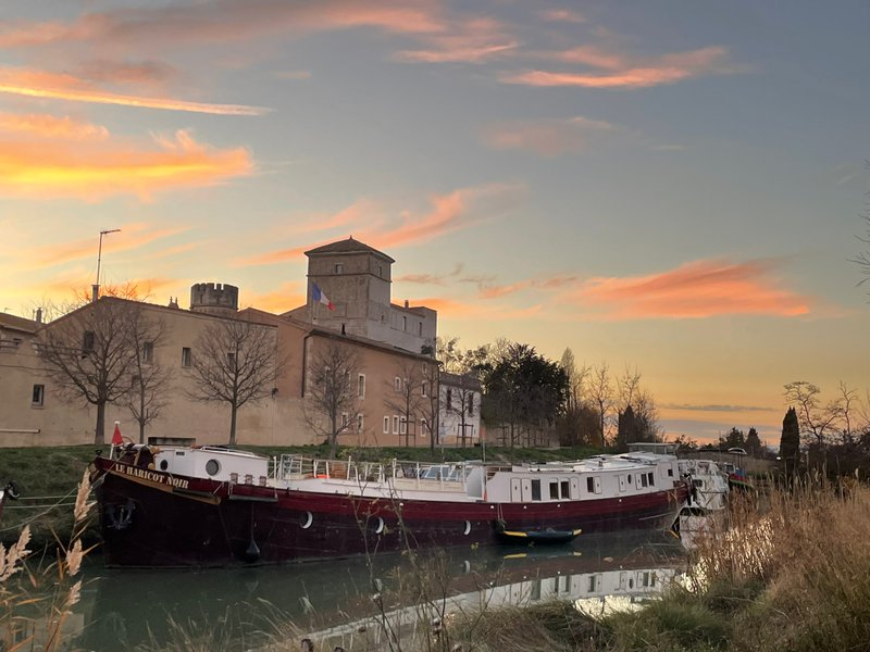 Domaine AbracadaRoom : Péniche le Haricot Noir - Image 1