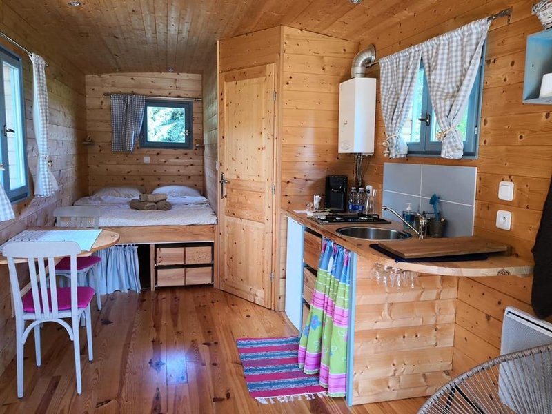 Hébergement AbracadaRoom : La Roulotte de l'écluse de Négra - Image 3