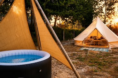 Le camps des tipis & spa à Les Cresnays (1)