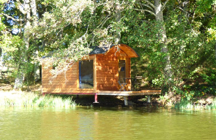 Hébergement AbracadaRoom : Tiny House au bord d'un lac - Image 7