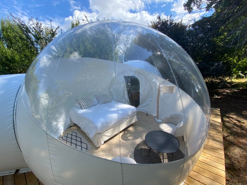 Domaine AbracadaRoom : Route des Bulles - Château de Montabert - Image 1