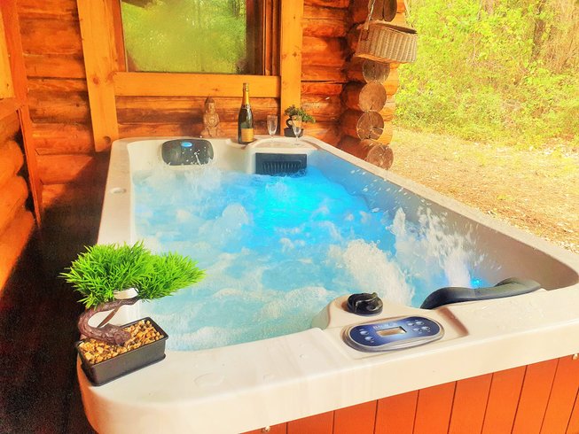 Hébergement AbracadaRoom : Magnifique Chalet en rondin en foret avec SPA en pleine nature - Image 3