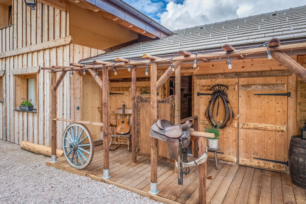 Cabane Le Saloon & Spa à Le Biot (14)