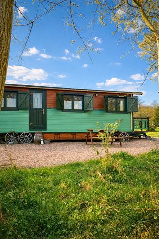 Domaine AbracadaRoom : Roulotte romantique à la campagne – Parenthèse insolite en Bourgogne | Autun · Morvan - Image 7