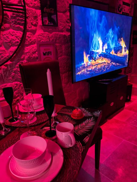 Hébergement AbracadaRoom : Suite 785 Chambre Romantique Spa & Sauna - Image 10