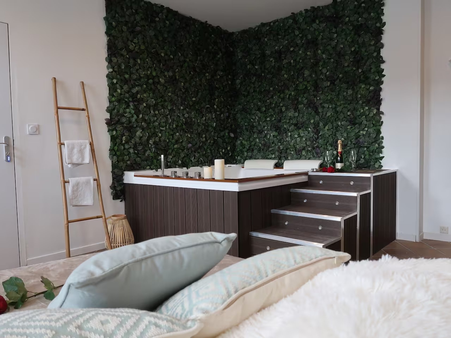 La Suite love room & Spa & Port de plaisance