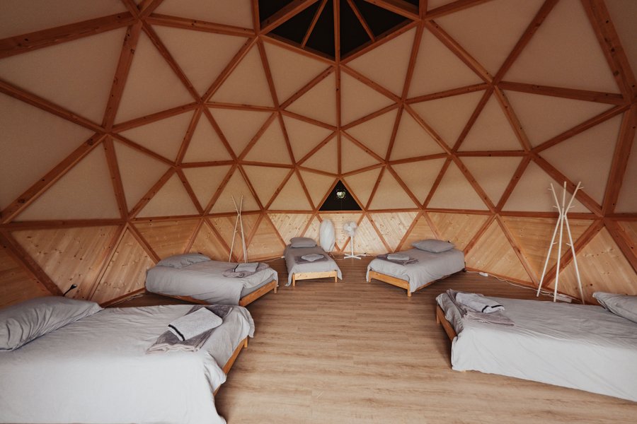 Hébergement AbracadaRoom : Glamping : nos dômes & son lac privé - Image 4