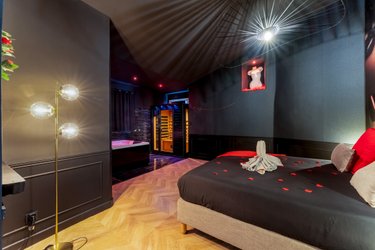 Suites Tentation, Balnéo & Sauna à Sorgues (1)