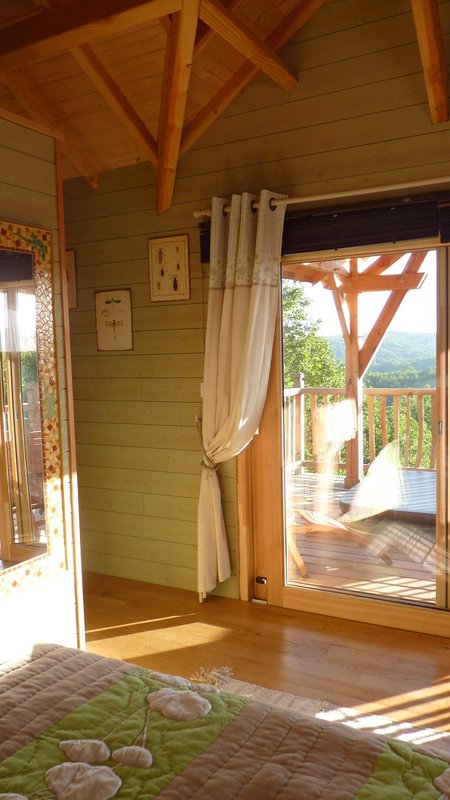 insolite-famille-nature-cabane-dordogne-abracadaroom