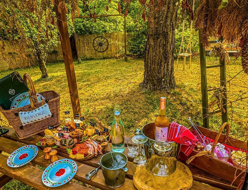 Chalet en verre sous une pluie d’étoiles à Biot (40)