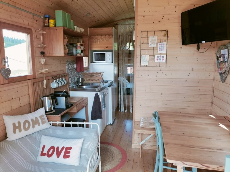 Hébergement AbracadaRoom : La Roulotte de Jane - Image 7