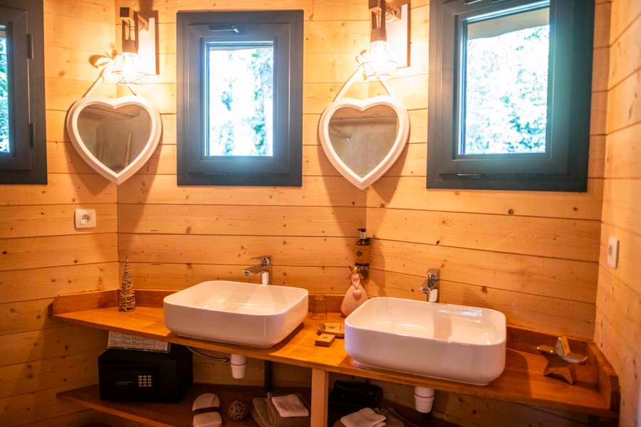 Hébergement AbracadaRoom : La Cabane Nid'Amour & Spa - Image 7