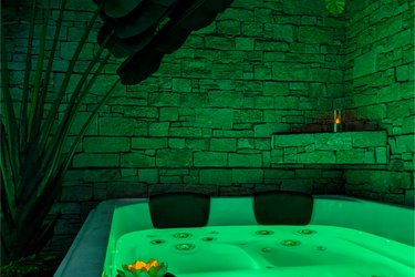 Nuit insolite avec Spa, sauna et jardin privatifs immersion en AMAZONIE à Le Passage D'agen (3)