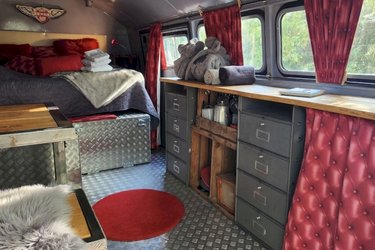 Le Truck-Lodge le 608 - Spa à Saint-Andiol (2)