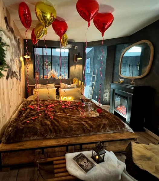 Hébergement AbracadaRoom : Chalet Romantique Spa & Ciné Privé / 10 min centre - Image 28