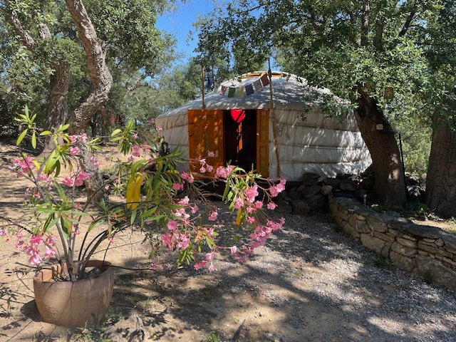 Hébergement AbracadaRoom : YOURTE AU SOLEIL LEVANT - Image 1