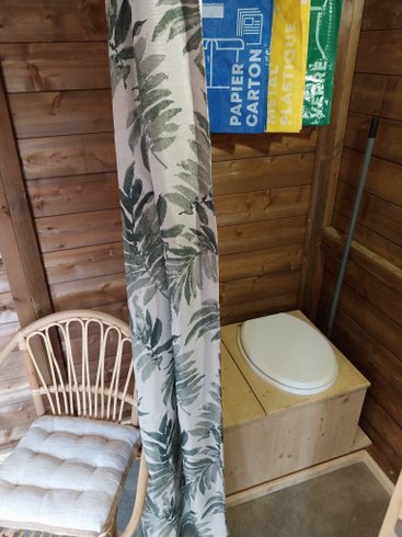 Hébergement AbracadaRoom : La D'Ay tente & piscine - Image 10