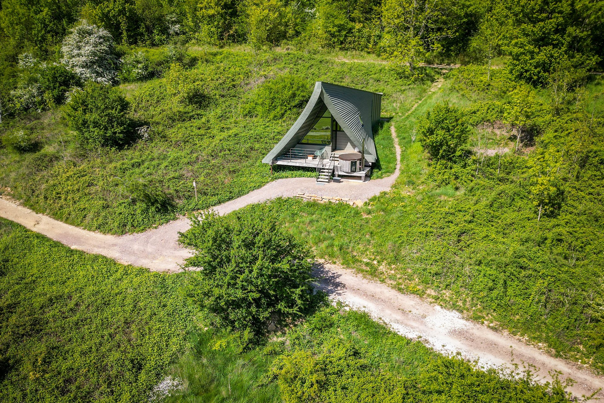 Hébergement UnicStay : Becos : ecolodge de luxe en pleine nature avec vue et bain nordique à Massingy-Lès-Vitteaux