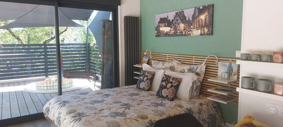 Domaine AbracadaRoom : Jardin des écureuils - Image 3