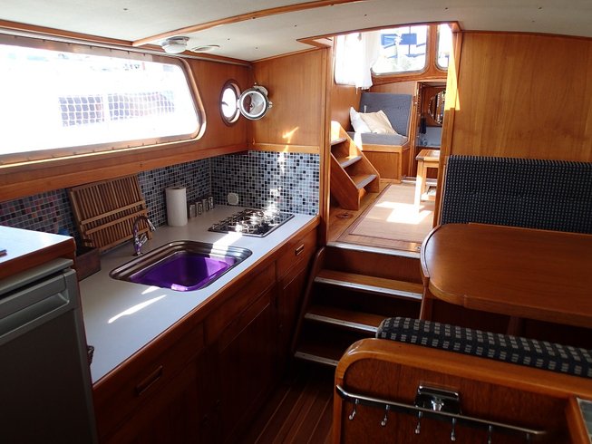 Hébergement AbracadaRoom : Yacht  Time Out, bateau de charme à quai - Image 13
