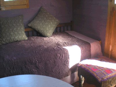 canape_roulotte_violette_roulottes_lauragais