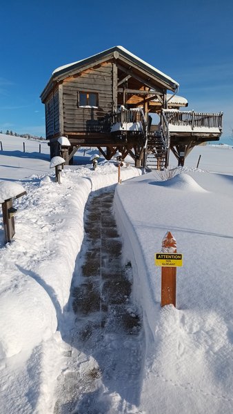 Hébergement AbracadaRoom : La Cabane des Combes & Spa - Image 2