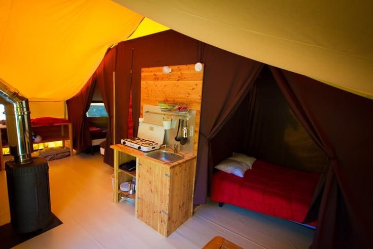 Hébergement AbracadaRoom : Tente Canadienne avec poêle à bois - Image 4